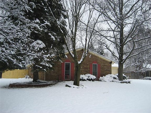 3rd image of 915 Kentshire Dr