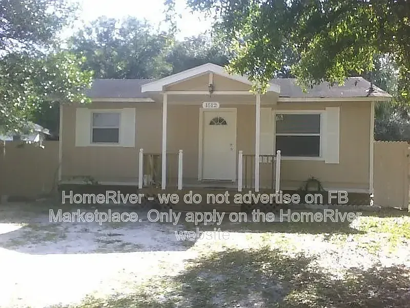 1512 W Comanche Ave