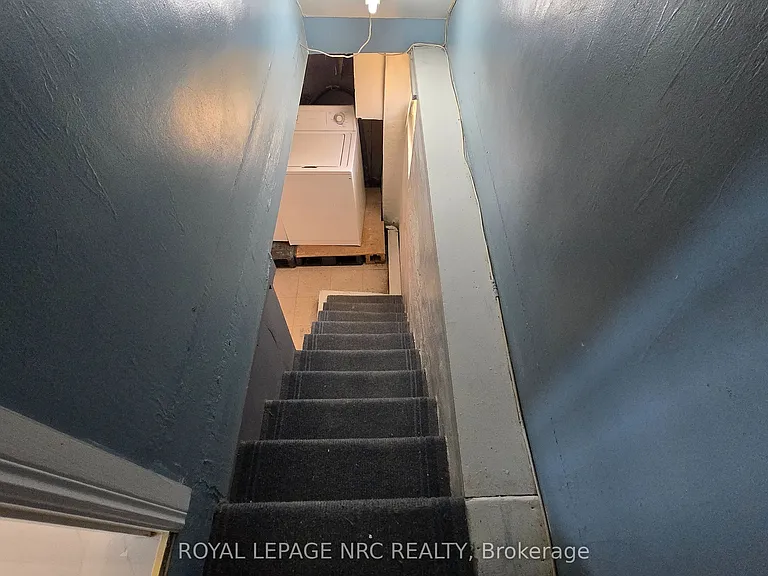 4425 Hiram St — Photo 30