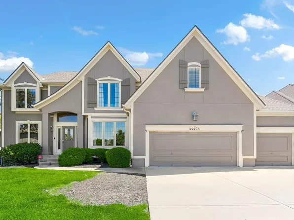 22203 W 56th St, Shawnee, KS 66226