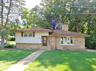 201 Edgewood Dr, East Peoria, IL