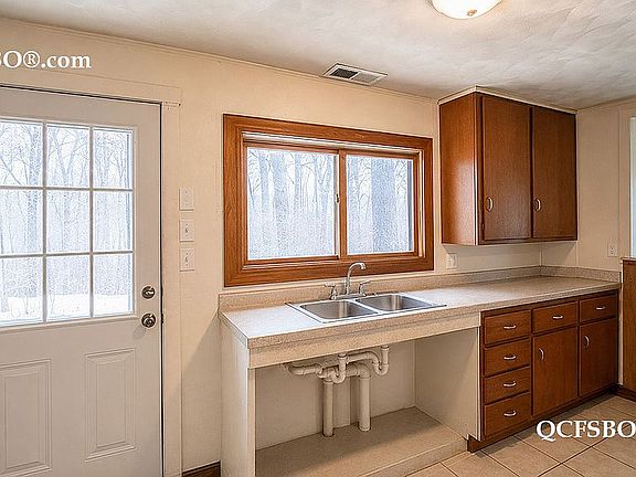 5th image of 8005 Knoxville Rd