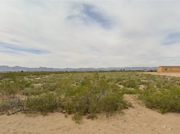 3645 N Araby Rd, Golden Valley, AZ 86413