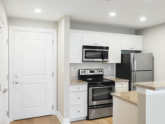 3rd image of 125 N 4th St APT 504