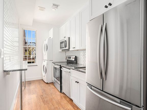 4th image of 393 Rogers Ave #2