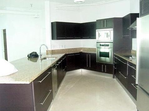 2nd image of 712 NE 25th St #903