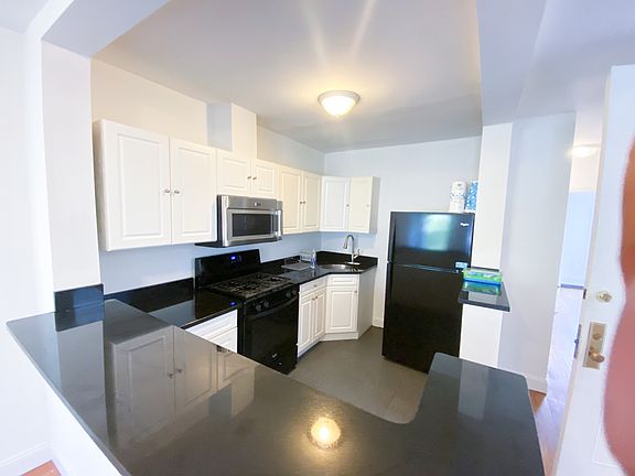 3rd image of 1352 Herkimer St #3RR