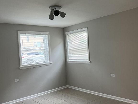 5th image of 2427 N 76th Ave