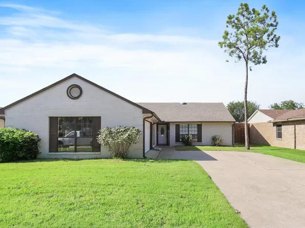 2203 Pennington Dr, Arlington, TX 76014