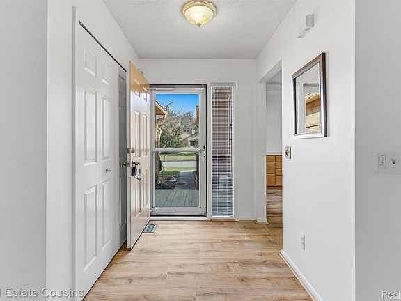 5th image of 21590 River Ridge Ct