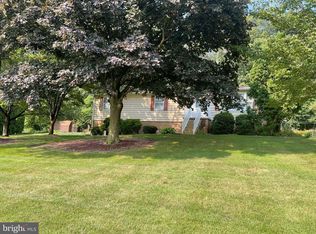 9879 Rishel Rd, Glen Rock, PA 17327