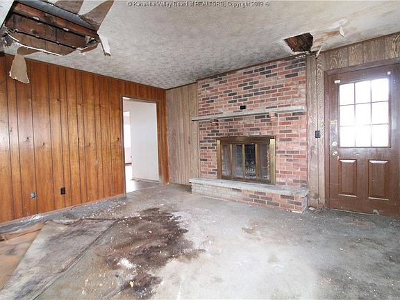 5th image of 20 Elm Dr