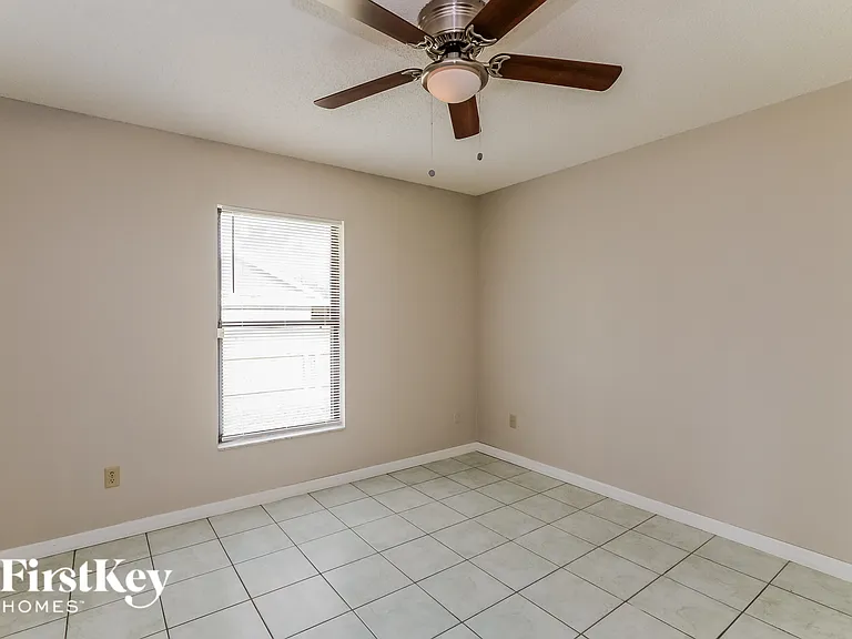 558 Murphy Ave — Photo 10
