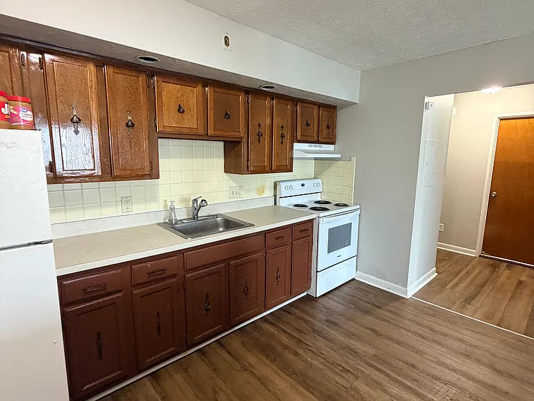104 Lexington Ave #3 — Photo 4