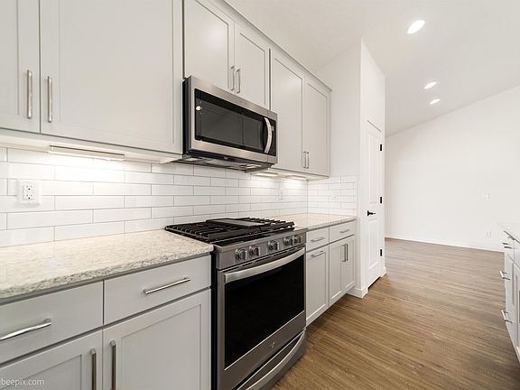 4th image of 2571 N Rydal Ln