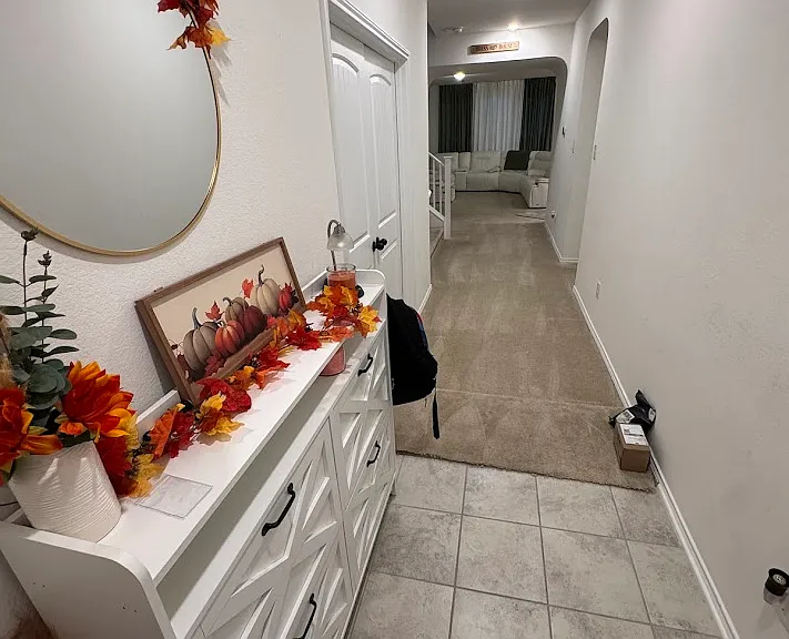405 Los Cobos Ln — Photo 3