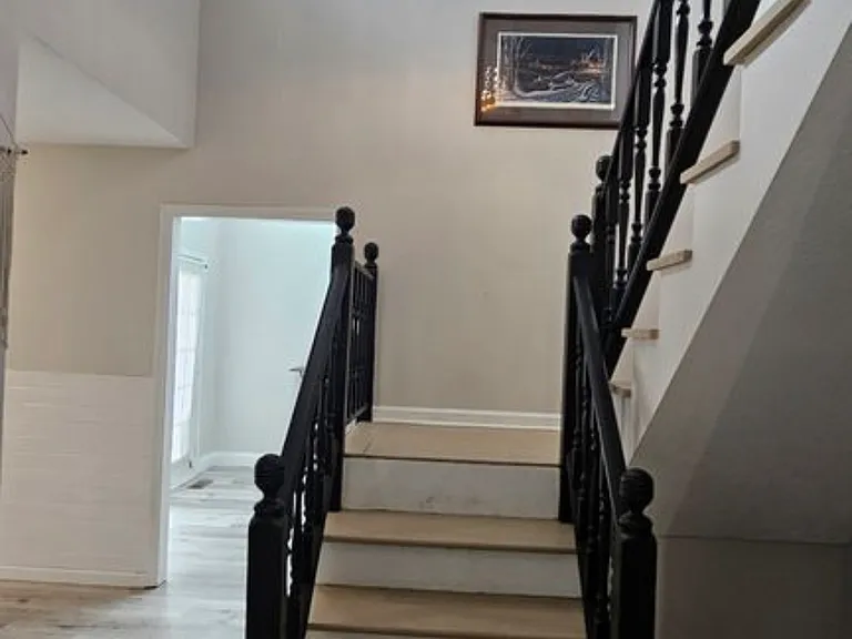 843 Westridge Cir — Photo 2
