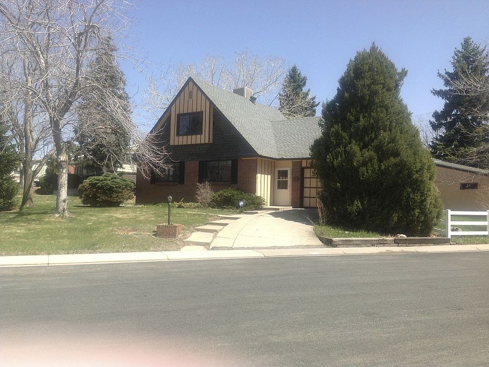 LARGE CORNER LOT