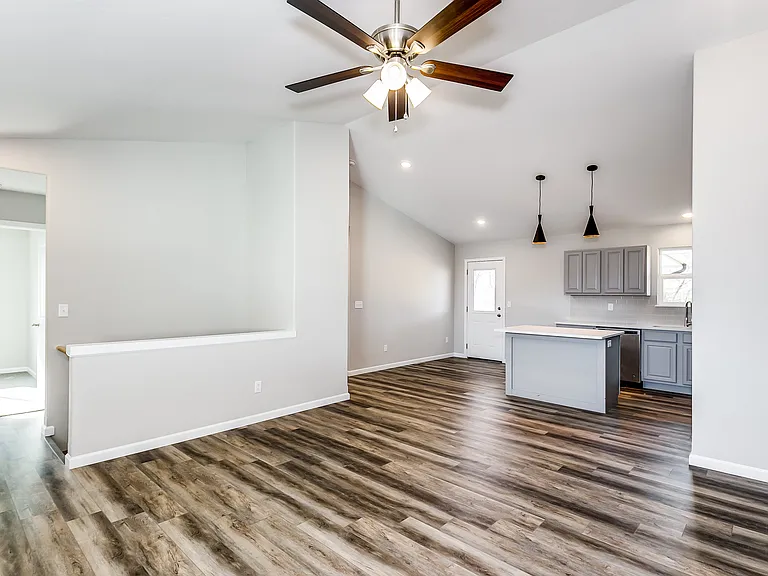 10403 E Conifer St — Photo 5