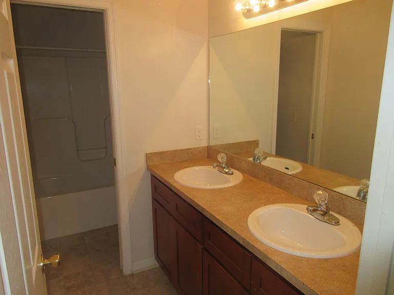 1211 Knollwood Dr — Photo 19