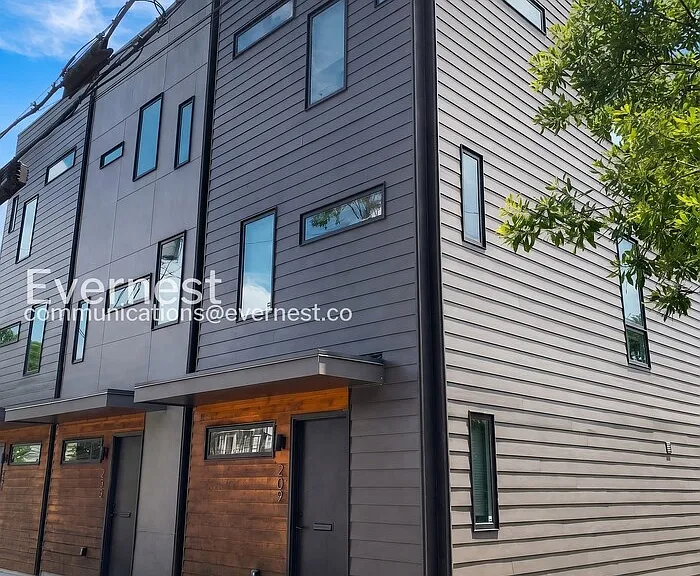 209 Robinson Square Aly — Photo 2