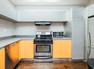 471 Keap Street 3E image 1 of 15
