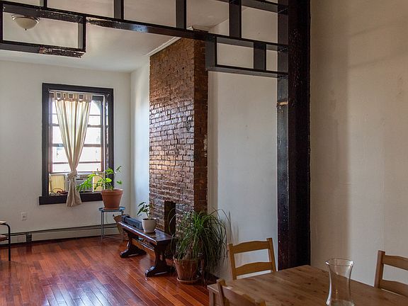 5th image of 303 Throop Ave #101