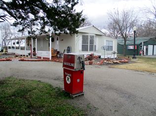 318 S Front St, Savanna, OK 74565