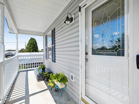 2nd image of 109 Pecan Cir