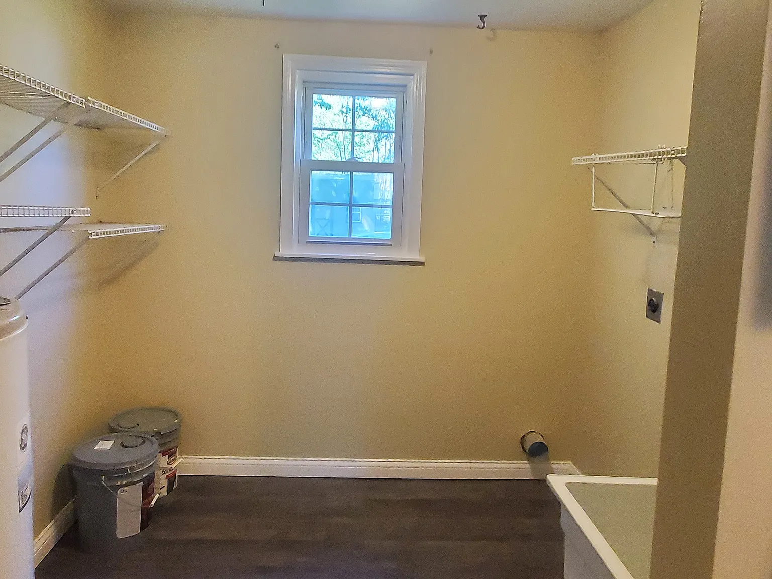 2 bed, 880 sqft, $1,700 — Photo 2