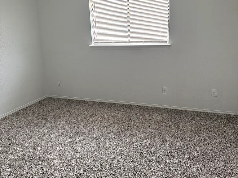 2109 W Walnut St #A — Photo 14