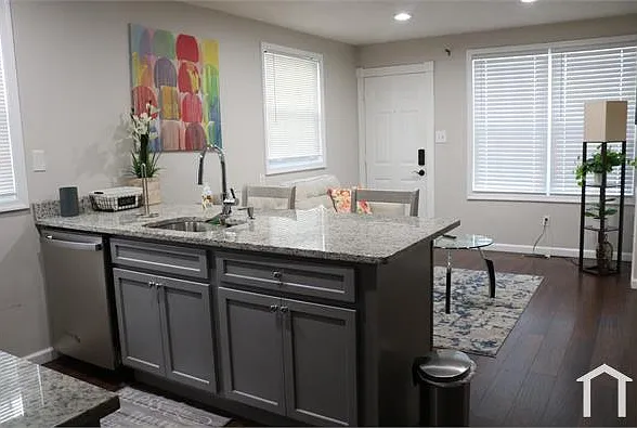2239 Chester St SE — Photo 5