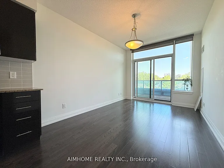 7165 Yonge St #319 — Photo 7