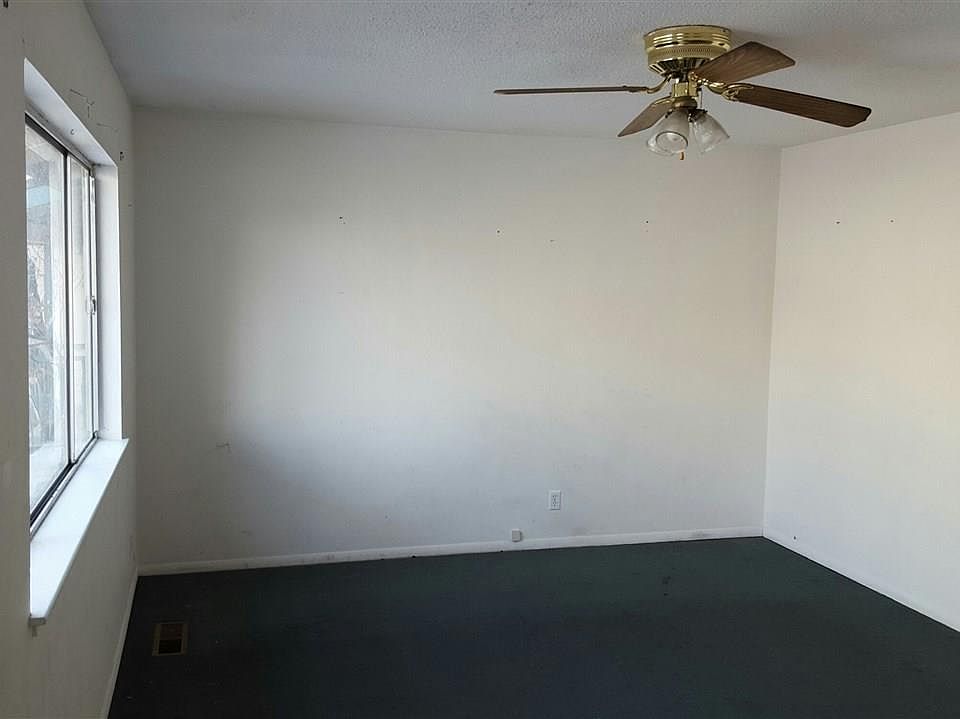 2nd image of 2050 Utah St