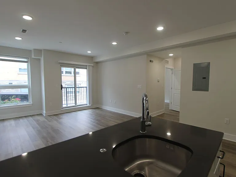 East Main Manayunk Apartments — Photo 50