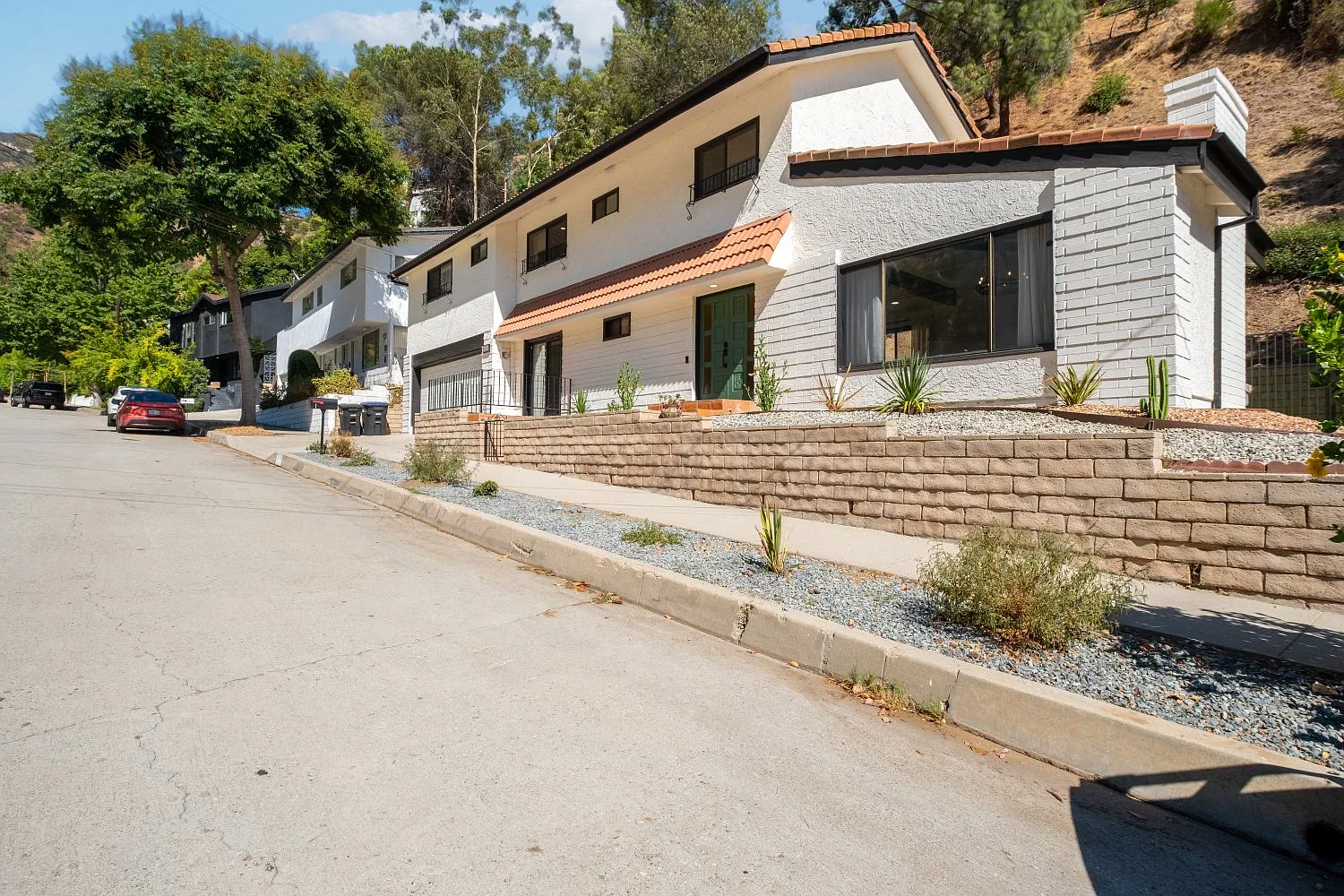 4 bed, 1974 sqft, $5,800 — Photo 3