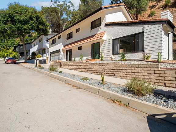 3rd image of 1774 Hillcrest Ave