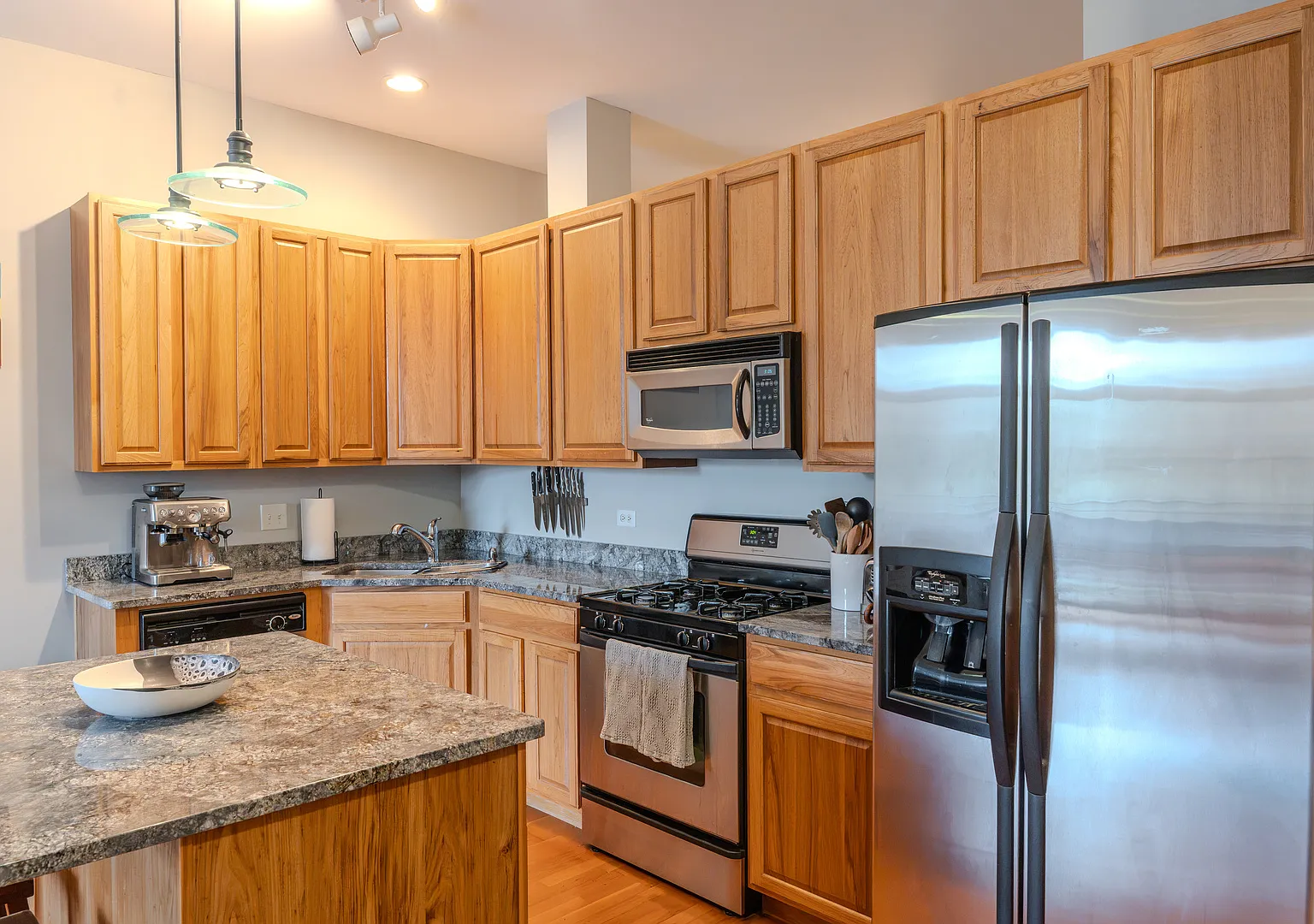 2 bed, $2,995 — Photo 4