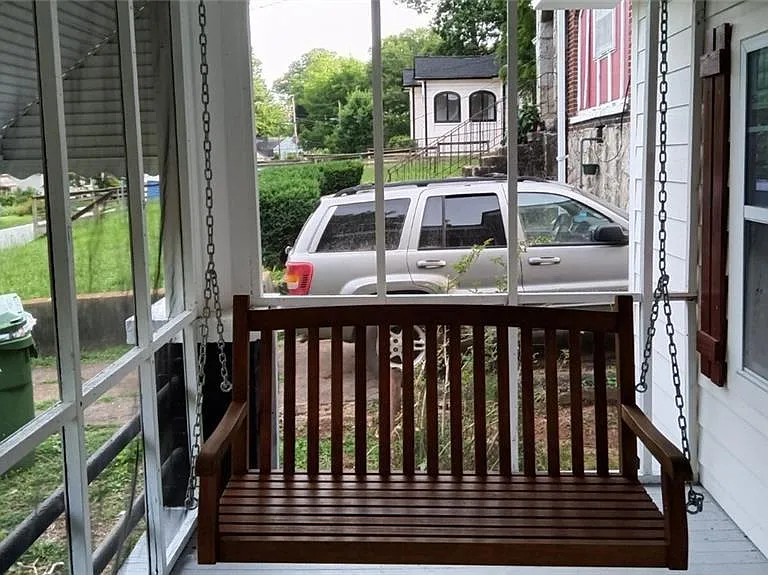 S Elizabeth Pl NW — Photo 3