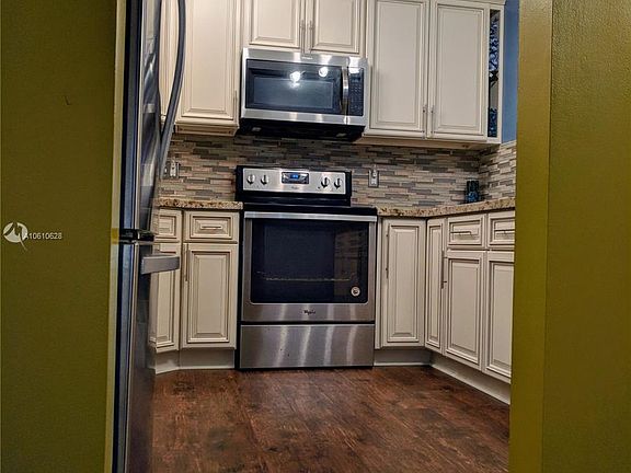 3rd image of 2663 Carambola Cir N #1747