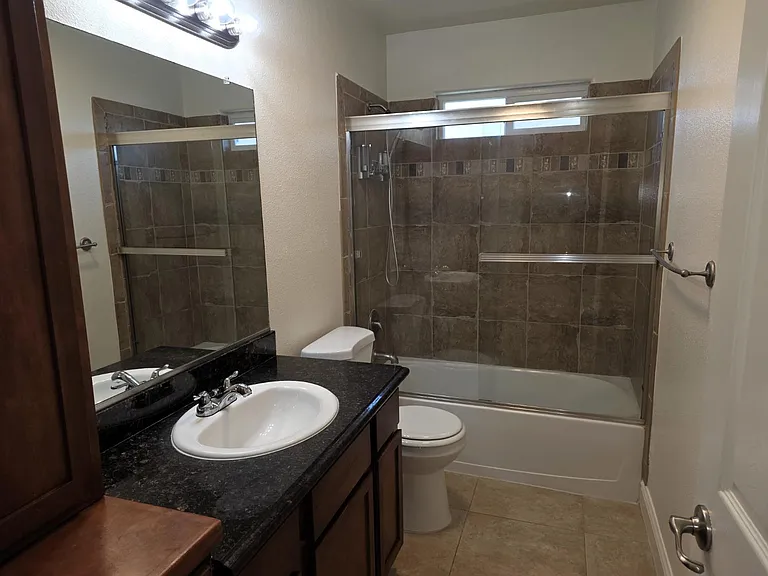 5619 W University Ave — Photo 7