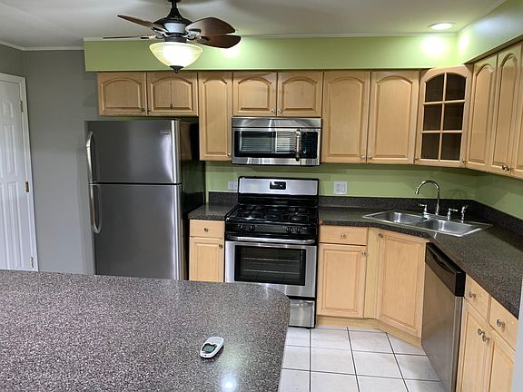 4th image of 10154 Hartford Ct APT 2B