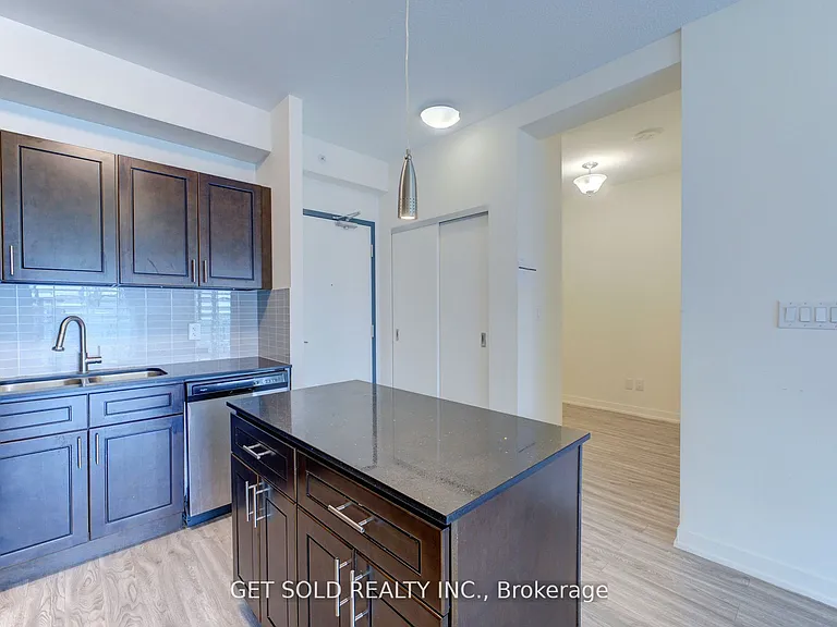 128 King St N #1105 — Photo 2