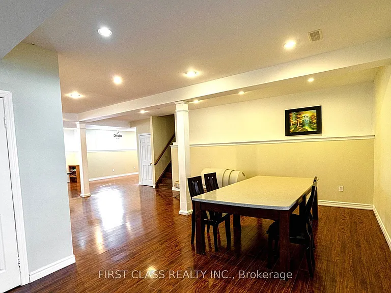 60 Wozniak Cres — Photo 15