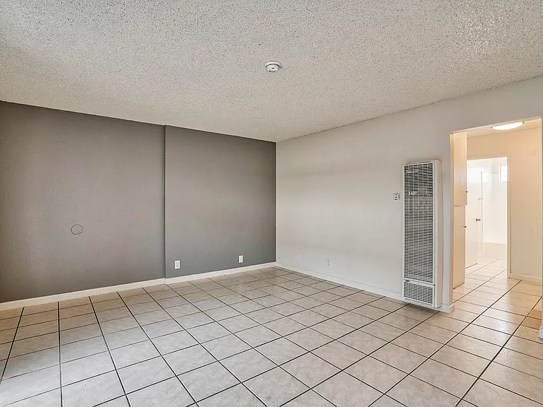 Lotus Gardens Apartments — Photo 16