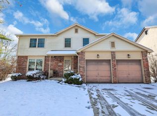 2419 Breathstone Dr, Powell, OH 43065