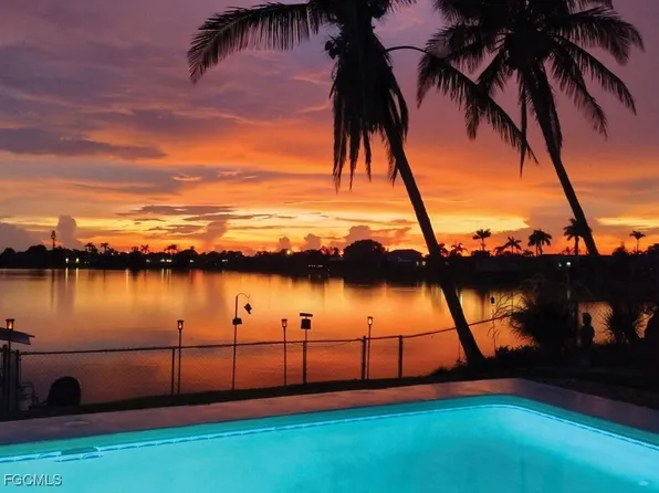 240 SE 20th Pl, Cape Coral, FL 33990