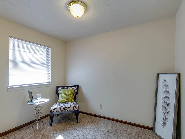 1119 Laramie St — Photo 7