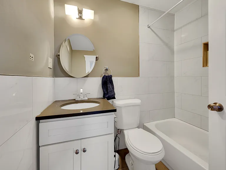 258 Nicoll St #3R — Photo 8