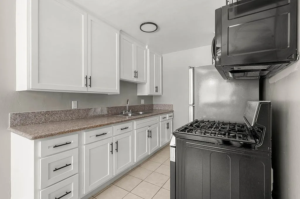 1 bed, 700 sqft, $1,750 — Photo 4